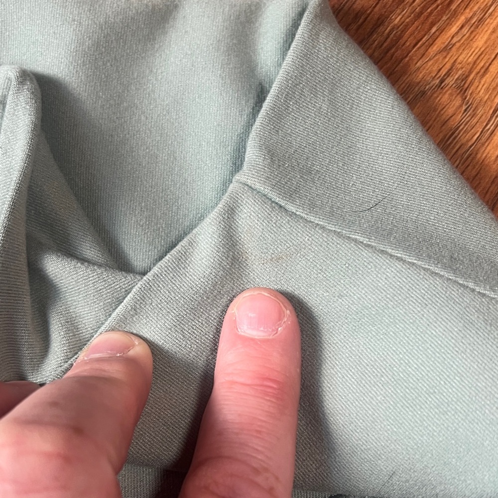 Abercrombie & Fitch - Women’s Light Green Sea Foam - Workout Leggings w zipper - Picture 3 of 7